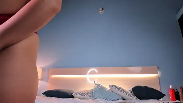 Aurora19 online show from November 26, 2025, 8:10 pm