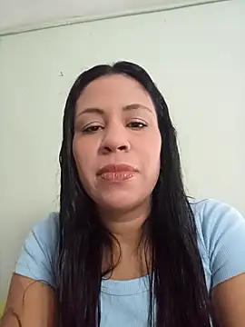 Snapshot of LeilaTaylor chatting on December 14, 2025, 2:33 pm LeilaTaylor online show from December 14, 2025, 2:33 pm