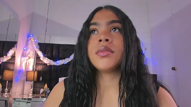 Snapshot of EmmadaSilva chatting on November 27, 2025, 7:05 pm EmmadaSilva online show from November 27, 2025, 7:05 pm