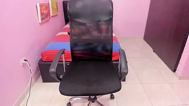 mommy daddy squirt online show from November 12, 2025, 12:05 pm