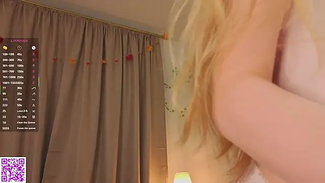 Snapshot of KissyCloud chatting on November 7, 2025, 8:25 am KissyCloud online show from November 7, 2025, 8:25 am