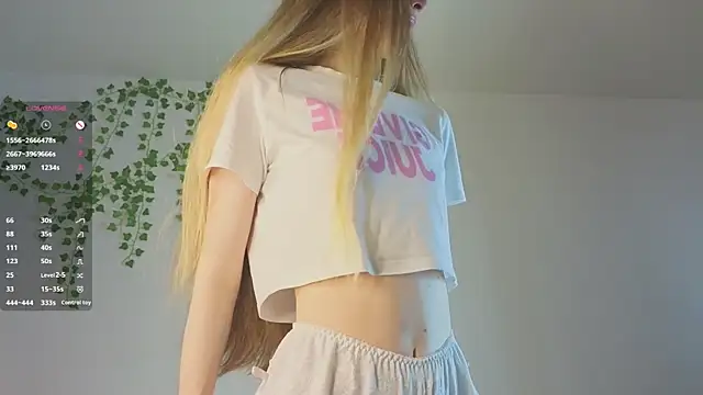 Snapshot of KissyCloud chatting on November 17, 2025, 8:20 am KissyCloud online show from November 17, 2025, 8:20 am