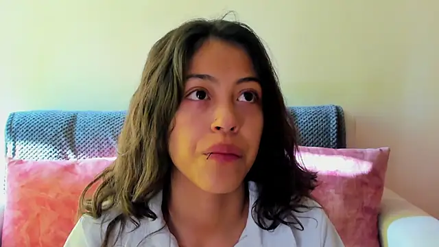 emily jonessxx online show from November 22, 2025, 8:41 pm