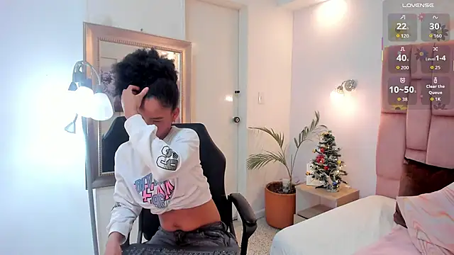 Snapshot of karolebonyy chatting on December 5, 2025, 4:54 am karolebonyy online show from December 5, 2025, 4:54 am