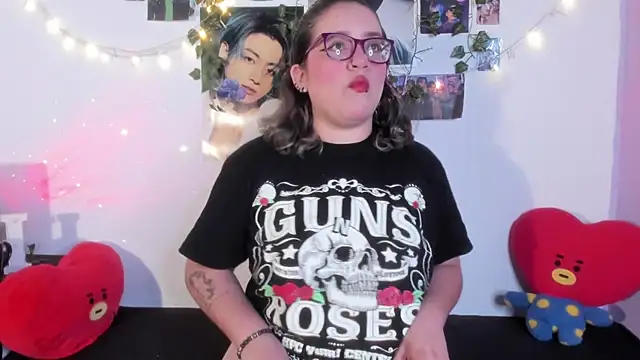 Snapshot of Rose_Hellen chatting on November 3, 2025, 2:24 am Rose Hellen online show from November 3, 2025, 2:24 am