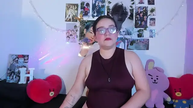 Snapshot of Rose_Hellen chatting on November 19, 2025, 5:07 am Rose Hellen online show from November 19, 2025, 5:07 am