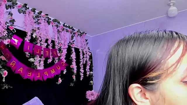 Snapshot of Gabyy_Cooper_ chatting on November 4, 2025, 2:43 am Gabyy Cooper online show from November 4, 2025, 2:43 am