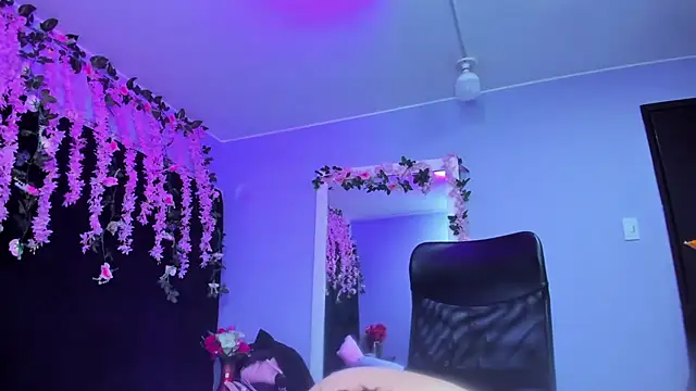 Snapshot of Gabyy_Cooper_ chatting on November 29, 2025, 10:18 am Gabyy Cooper online show from November 29, 2025, 10:18 am