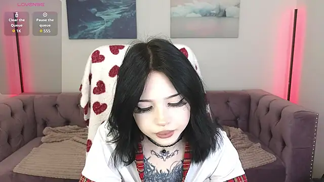 Snapshot of Emma_Kirks chatting on November 28, 2025, 10:29 am Emma Kirks online show from November 28, 2025, 10:29 am