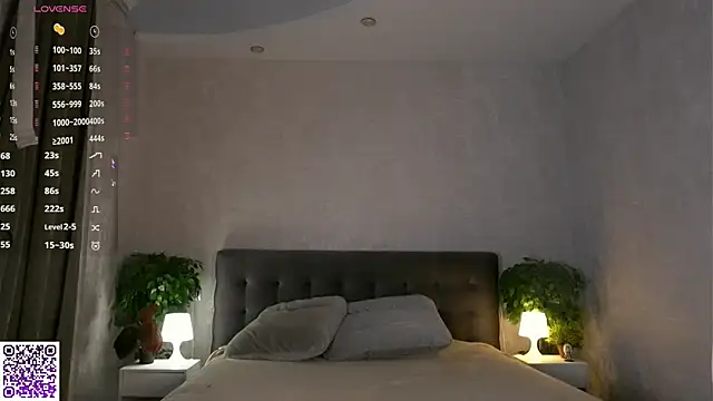 BarbaraViggiani online show from November 3, 2025, 5:03 pm