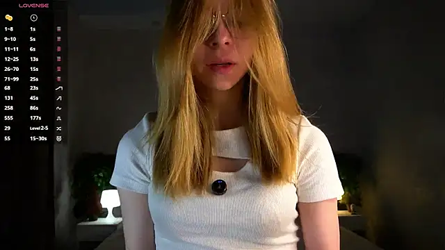 BarbaraViggiani online show from November 21, 2025, 5:00 pm