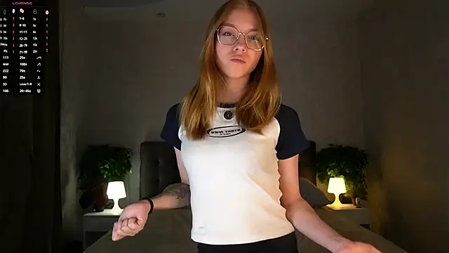 BarbaraViggiani online show from November 22, 2025, 6:51 pm