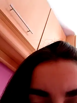 cotoncandyy online show from November 17, 2025, 2:45 pm