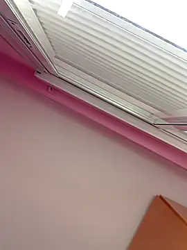 cotoncandyy online show from November 25, 2025, 2:06 pm