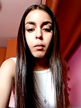 cotoncandyy online show from December 3, 2025, 3:43 pm