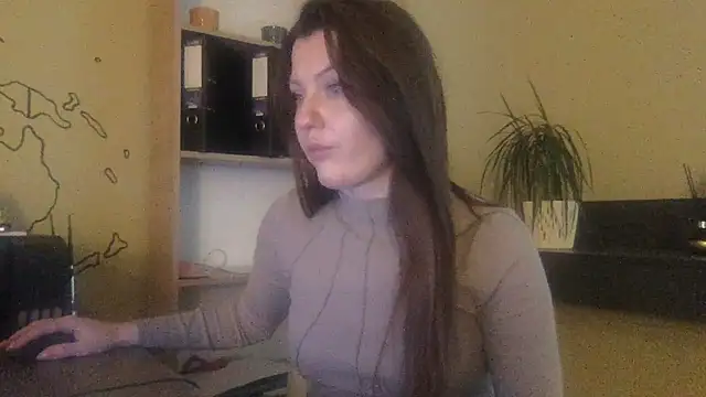 Snapshot of DollyRoma chatting on November 5, 2025, 9:31 am DollyRoma online show from November 5, 2025, 9:31 am