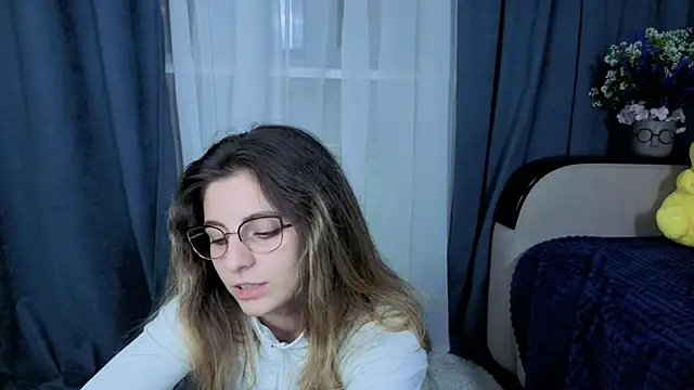 Snapshot of CasandraMickell chatting on October 25, 2025, 8:14 pm CasandraMickell online show from October 25, 2025, 8:14 pm