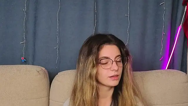 Snapshot of CasandraMickell chatting on November 20, 2025, 6:29 pm CasandraMickell online show from November 20, 2025, 6:29 pm