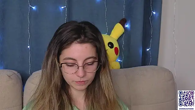 Snapshot of CasandraMickell chatting on November 21, 2025, 8:51 pm CasandraMickell online show from November 21, 2025, 8:51 pm