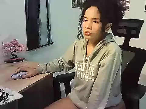 Snapshot of Gigi_Scott_ chatting on December 14, 2025, 2:28 am Gigi Scott online show from December 14, 2025, 2:28 am