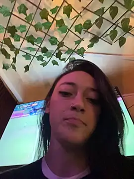 Lia  white online show from December 4, 2025, 11:57 pm