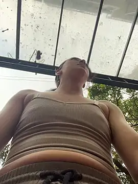 Lia  white online show from December 16, 2025, 10:15 pm