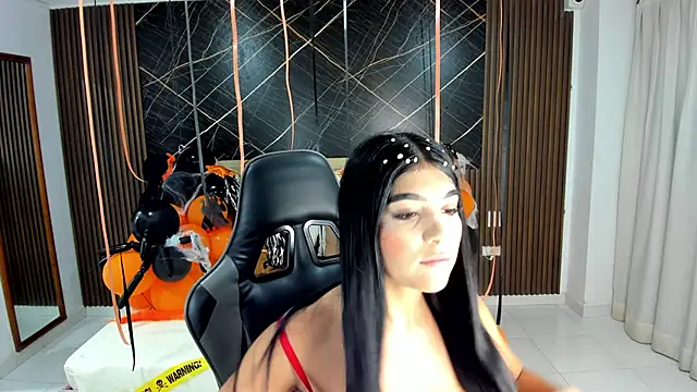 Snapshot of Milu_17 chatting on November 1, 2025, 11:12 am Milu 17 online show from November 1, 2025, 11:12 am