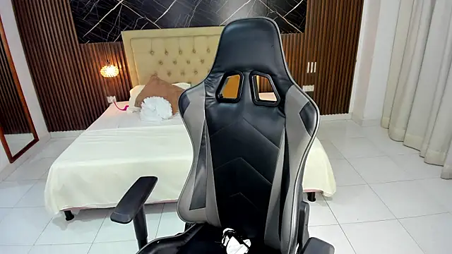 Snapshot of Milu_17 chatting on November 13, 2025, 10:58 am Milu 17 online show from November 13, 2025, 10:58 am