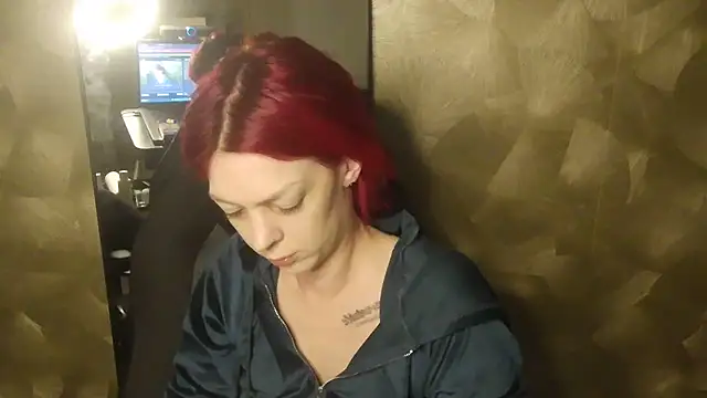 Amanda-JewelzX online show from November 4, 2025, 7:13 pm