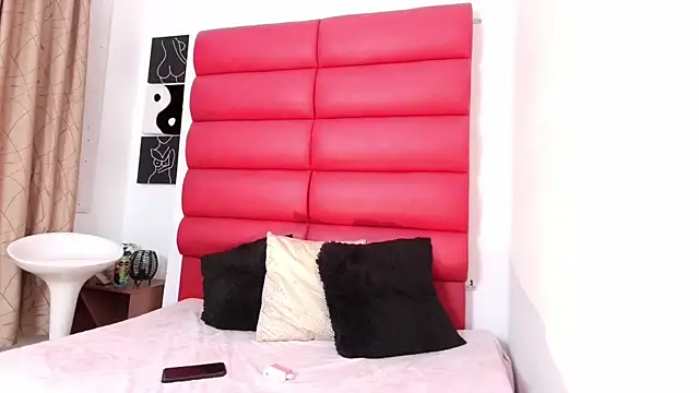 Snapshot of oliviamonroe chatting on November 5, 2025, 9:26 pm oliviamonroe online show from November 5, 2025, 9:26 pm