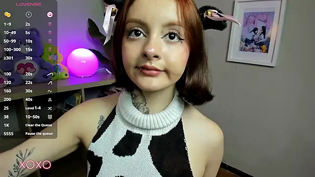 lexirouge   online show from November 13, 2025, 12:48 pm