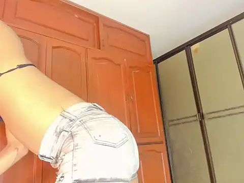 Snapshot of shopy_horny chatting on December 1, 2025, 8:41 am shopy horny online show from December 1, 2025, 8:41 am