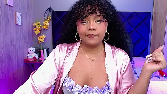 Snapshot of Aisha_Linh chatting on October 24, 2025, 11:12 pm Aisha Linh online show from October 24, 2025, 11:12 pm