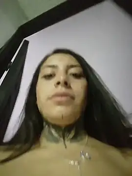 Mariam schubertt online show from December 2, 2025, 5:35 am