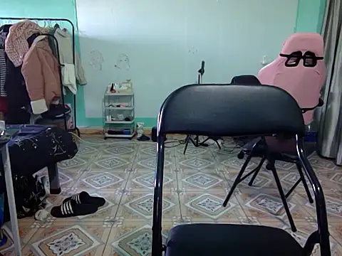 Snapshot of May2k2 chatting on October 26, 2025, 1:11 am May2k2 online show from October 26, 2025, 1:11 am