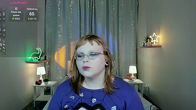 Snapshot of LottieReed chatting on October 31, 2025, 5:03 pm LottieReed online show from October 31, 2025, 5:03 pm