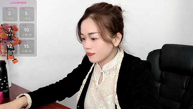 Ella-61 online show from November 7, 2025, 12:43 am