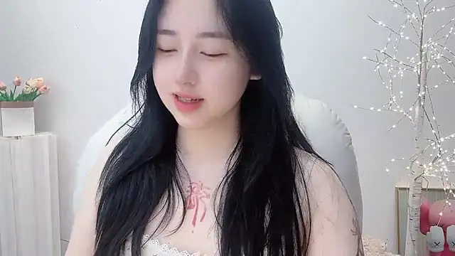 Love-hanzaizai718 online show from November 10, 2025, 8:19 pm