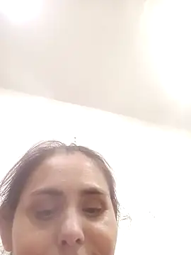 blanca24325 online show from November 18, 2025, 3:34 am