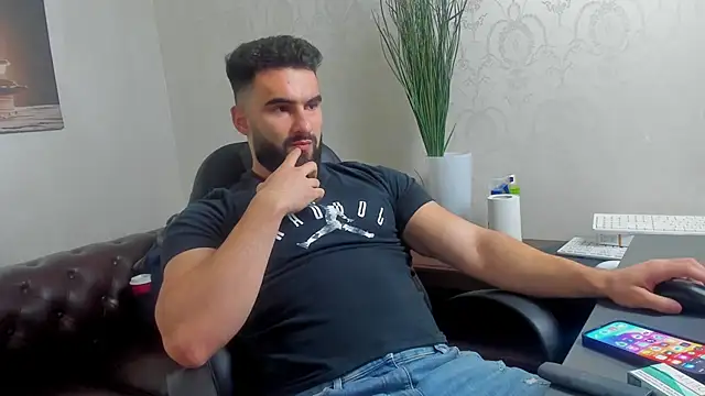 Snapshot of MicahLane chatting on October 25, 2025, 4:31 am MicahLane online show from October 25, 2025, 4:31 am