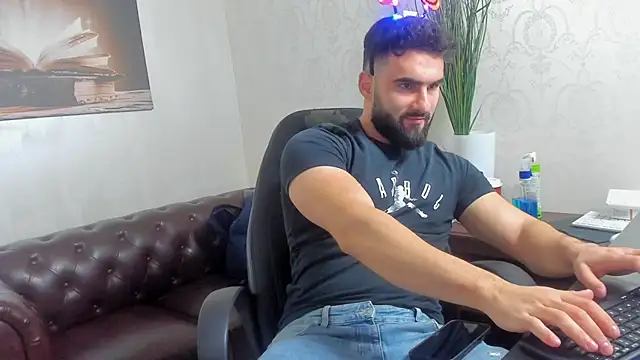 Snapshot of MicahLane chatting on October 27, 2025, 5:33 am MicahLane online show from October 27, 2025, 5:33 am