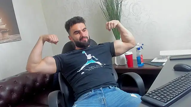 Snapshot of MicahLane chatting on October 28, 2025, 5:33 am MicahLane online show from October 28, 2025, 5:33 am