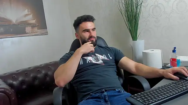 Snapshot of MicahLane chatting on October 29, 2025, 5:31 am MicahLane online show from October 29, 2025, 5:31 am