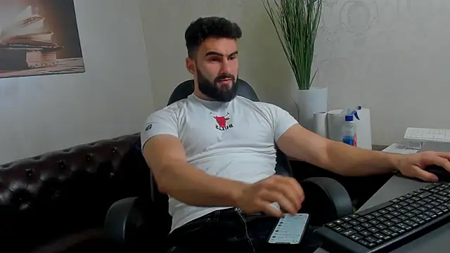 Snapshot of MicahLane chatting on November 1, 2025, 5:42 am MicahLane online show from November 1, 2025, 5:42 am