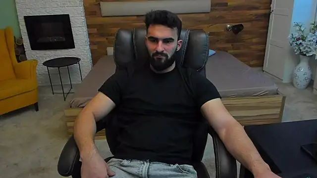 Snapshot of MicahLane chatting on November 4, 2025, 5:39 am MicahLane online show from November 4, 2025, 5:39 am