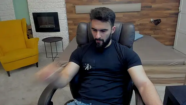 Snapshot of MicahLane chatting on November 5, 2025, 5:29 am MicahLane online show from November 5, 2025, 5:29 am