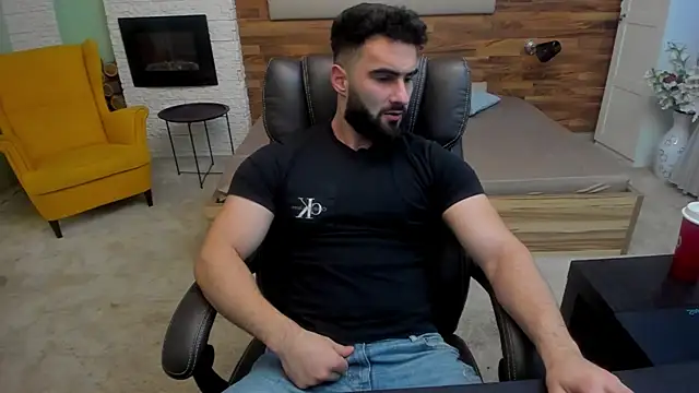 Snapshot of MicahLane chatting on November 8, 2025, 5:40 am MicahLane online show from November 8, 2025, 5:40 am