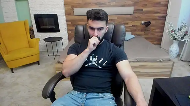 Snapshot of MicahLane chatting on November 11, 2025, 5:29 am MicahLane online show from November 11, 2025, 5:29 am