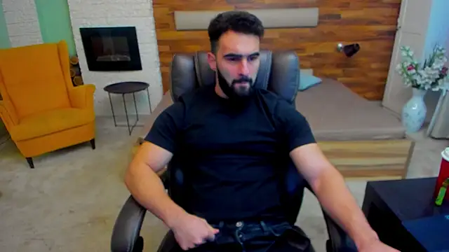 Snapshot of MicahLane chatting on November 14, 2025, 5:28 am MicahLane online show from November 14, 2025, 5:28 am