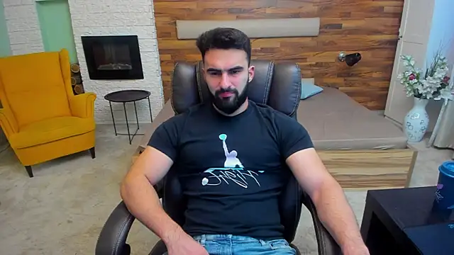 Snapshot of MicahLane chatting on November 15, 2025, 5:27 am MicahLane online show from November 15, 2025, 5:27 am